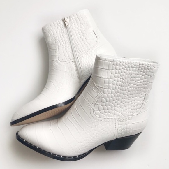 something navy angel bootie